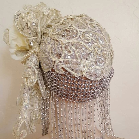 Gatsby 20\'s Silver Ivory Lace Crystal Headpiece main image 5